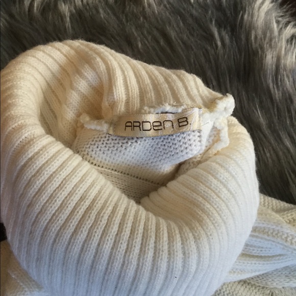 Arden B poncho - Picture 3 of 7